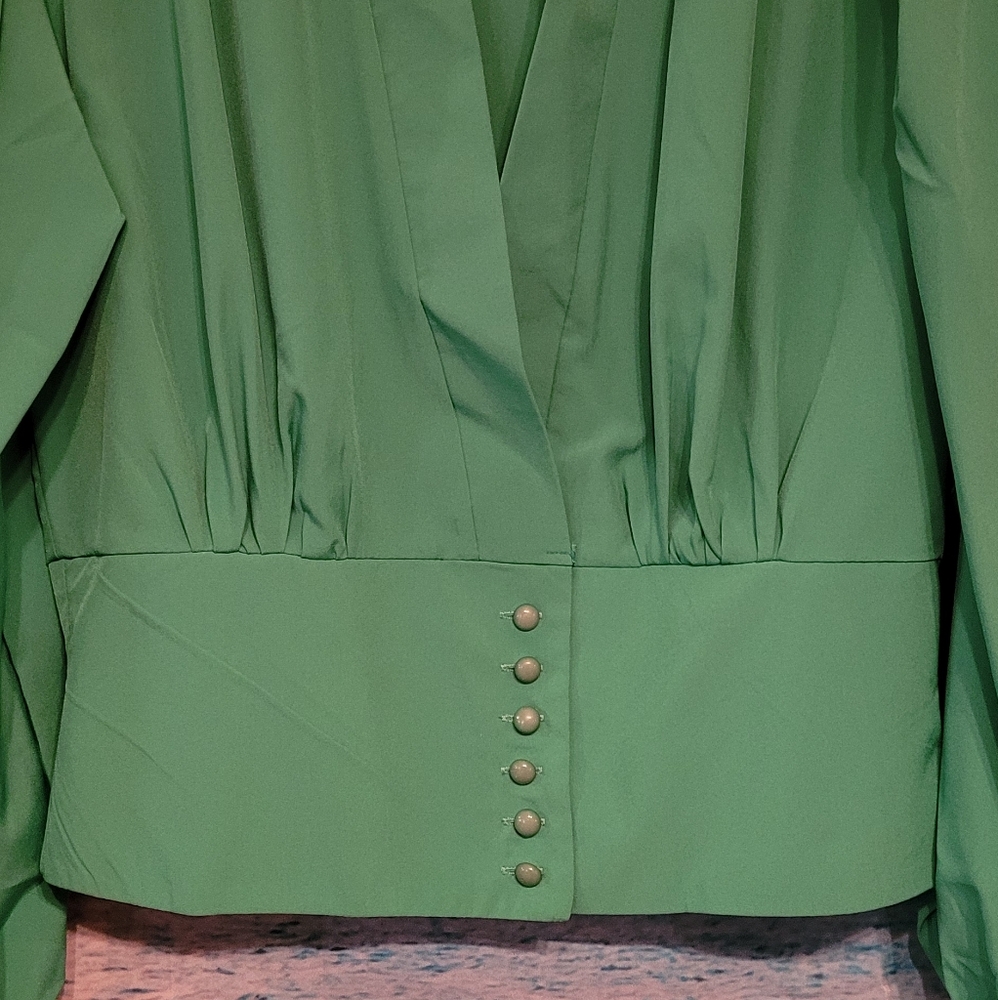 Retro look button up top ~ Small - Picture 3 of 3